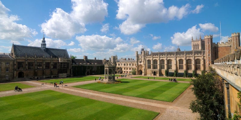 cambridge-university-trinity-college-great-court