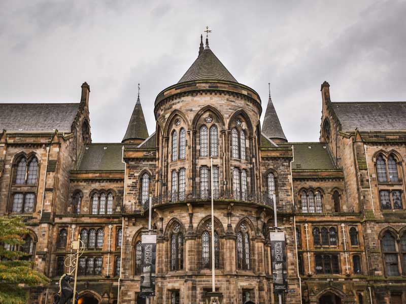Study At Glasgow University: The Law Entry Requirements