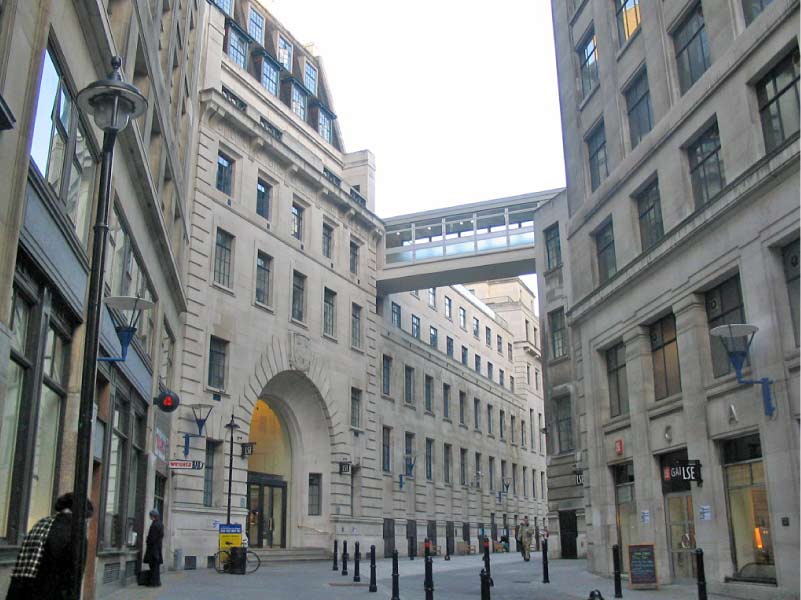 lse-main-entrance